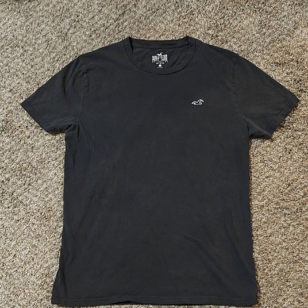 Hollister Men's Black Short Sleeve Tee